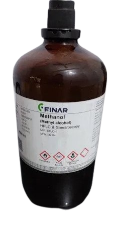 Image: Methanol 2.5 liters - A container of methanol, a chemical solvent used for various laboratory and industrial applications